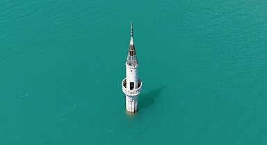 Baraj doldu, eski mahalleden geriye sadece minarenin bir bölümü kaldı