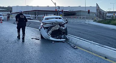 Başakşehir'de 5 aracın karıştığı zincirleme kaza: 2 yaralı