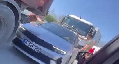 Başakşehir'de polisin 'dur' ihtarına uymadı; otomobilin lastikleri indirilerek yakalandı