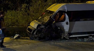 Beykoz'da servis minibüsü ile otomobil çarpıştı: 1'i ağır 11 yaralı