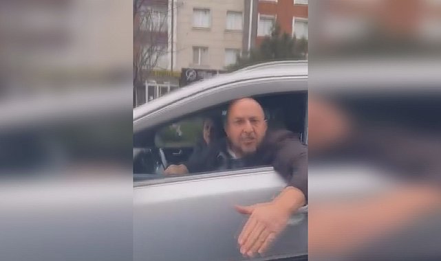 Beylikdüzü'nde araçta çocuğu olan kadının otomobiline saldıran sürücü kamerada