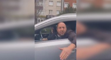 Beylikdüzü'nde araçta çocuğu olan kadının otomobiline saldıran sürücü kamerada