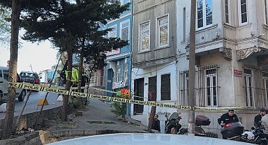 Beyoğlu'nda bir kişi evinde ölü bulundu