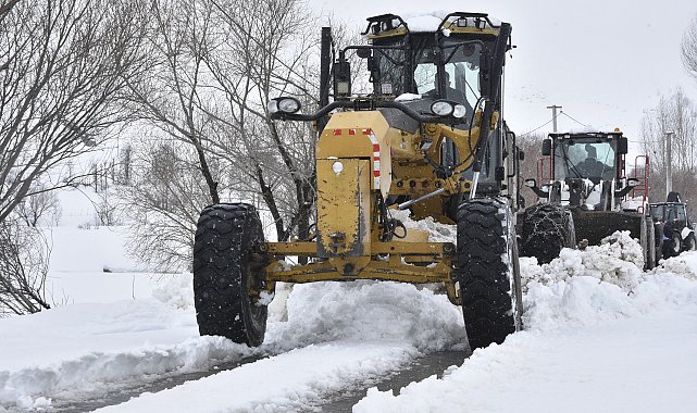 Bitlis'te kardan dolayı 82 köy yolu ulaşıma kapandı