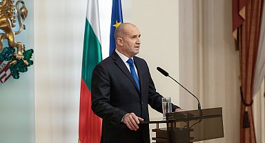Bulgaristan'da eski Cumhurbaşkanı Radev sandıktan birinci çıktı