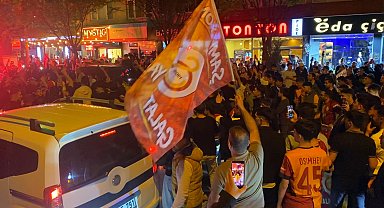 Bursa'da Galatasaray taraftarlarından galibiyet coşkusu