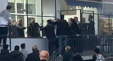 Bursa'da iki grup arasındaki tekme ve sopalı kavga kamerada