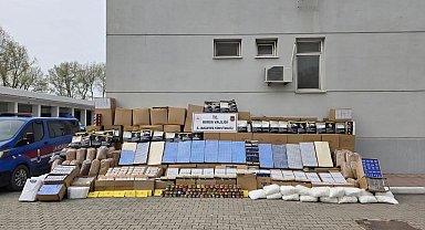 Bursa'da kaçak tütün operasyonu; 3 gözaltı
