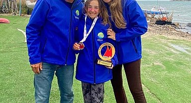 Çağla Kubat sörfte ailece şampiyon