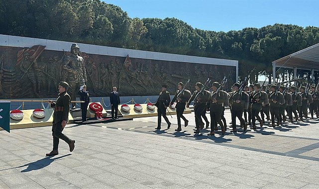 Çanakkale Kara Savaşları'nın 111'inci yıl dönümünde şehitler anıldı