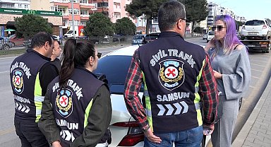 Ceza kesilen korsan taksici, taşıdığı yolcuları suçladı