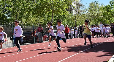Çocuklar farkındalık için koştu