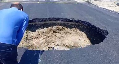 Çökme sonrası onarılan yolda çukur oluştu