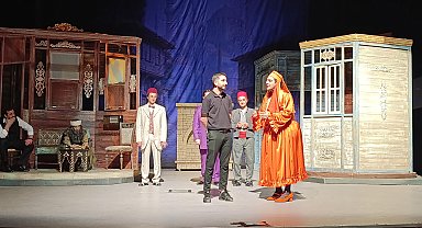 Dilekçeleri kabul edildi, Doğubayazıt'tan Iğdır'a tiyatro oyunu izlemeye gittiler