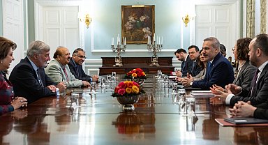 Dışişleri Bakanı Fidan, İngiltere'de Lordlar Kamarası ve Avam Kamarası üyeleriyle görüştü