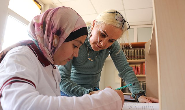 Diyarbakır'da gönüllü kadın öğretmenler, kırsaldaki 119 genç kızı YKS'ye hazırlıyor