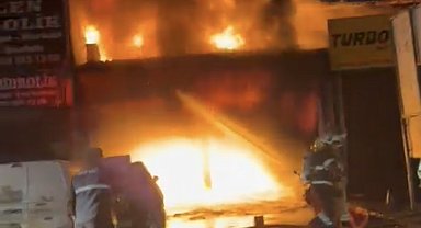 Diyarbakır'da oto tamir dükkanında yangın