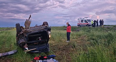 Diyarbakır'da tarlaya savrulan otomobildeki 7'si çocuk 11 kişi yaralandı