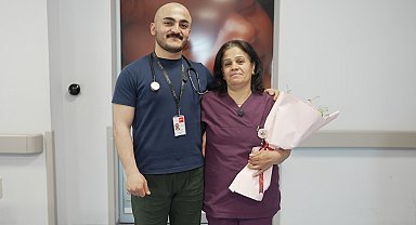 Doktordan hemşire annesine sürpriz