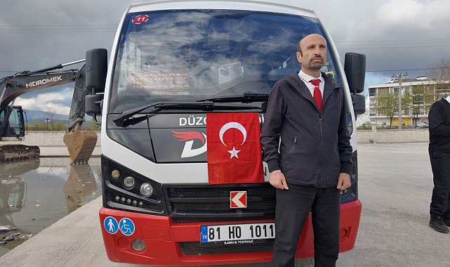 Durakta fenalaşan yolcuyu halk otobüsüyle hastaneye yetiştirdi; o anlar kamerada