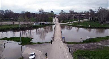 Edirne'de debisi artan Tunca Nehri'nde 'turuncu' alarm verildi