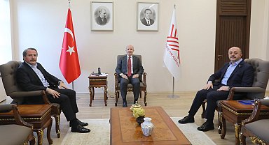 Eğitim-Bir-Sen Genel Başkanı Ali Yalçın, YÖK Başkanı Erol Özvar'ı ziyaret etti