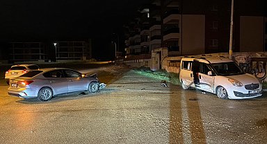 Ehliyetsiz sürücü ile alkollü sürücü kaza yaptı; 117 bin lira ceza