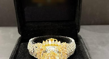 Endonezya'dan kaçak getirilen pırlantayı Kapalıçarşı'da satmaya çalışan 6 şüpheli yakalandı