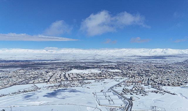 Erzurum ve Ardahan'da kar yağışı