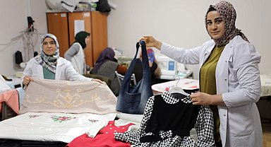 Eski kıyafetler kadınların elinde yeniden kullanılacak duruma getiriliyor