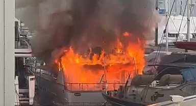 Eski kulüp başkanına ait motoryat, tersanede yandı