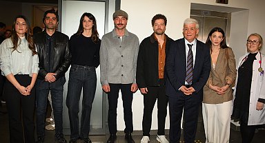 Eşref Rüya oyuncularından Cerrahpaşa'da tedavi gören çocuklara bayram sürprizi