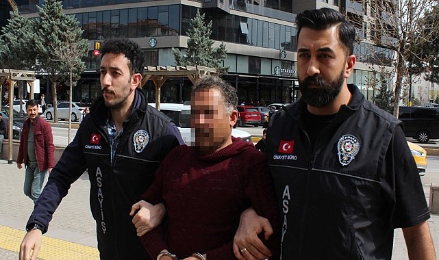 Evin kapısına 24 el ateş etti, eski kayınpederini öldürdü