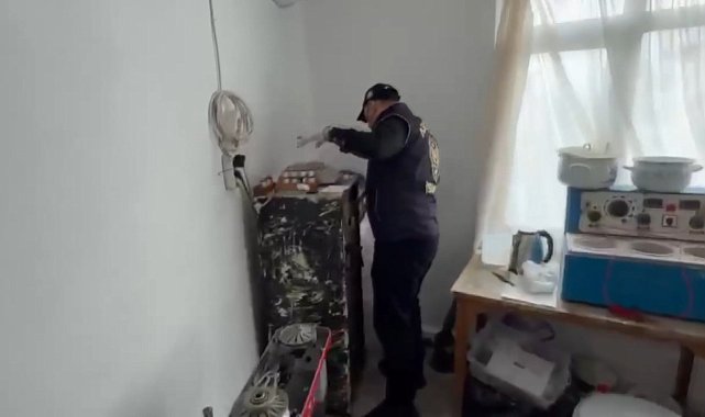 Fatih'te sahte altın imalathanesine polis baskını
