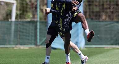 Fenerbahçe, RAMS Başakşehir FK maçının hazırlıklarını sürdürdü