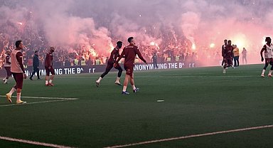 Galatasaray antrenmanda taraftarıyla buluştu Fotoğraf eklendi