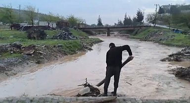 Gaziantep'te sağanak sonrası yollar göle döndü