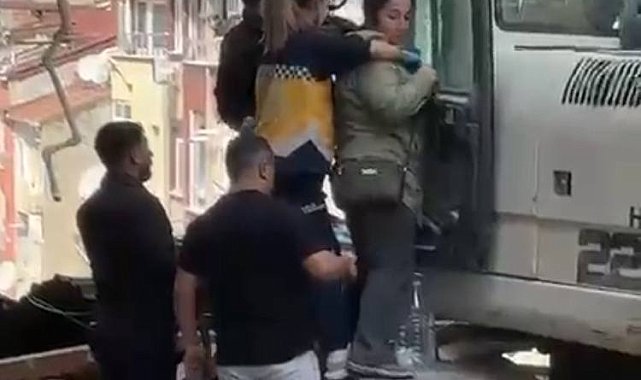 Gaziosmanpaşa'da yıkımda kopan tahta parçası kepçe operatörünün bacağını kırdı
