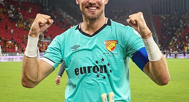 Göztepe'de Lis'e Lech Poznan kancası