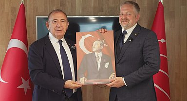 Gürsel Tekin ile bir araya gelen Liberland Cumhurbaşkanı Jedlicka: Vatandaşlık için Türkiye'den 80 bin başvuru var