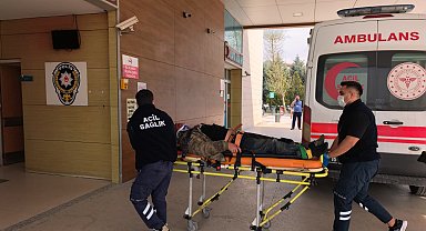 Hafif ticari aracın çarptığı motosikletin sürücüsü ağır yaralandı