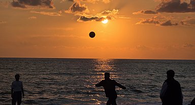 Hatay'da gün batımı kartpostallık görüntüler oluşturdu