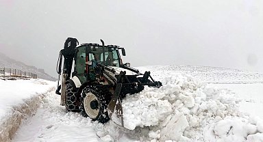 Iğdır'da nisan ayında karla mücadele