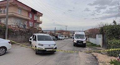 İki oğlunun bıçak ve nacakla saldırdığı baba öldü