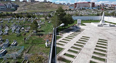 İlçe mezarlığında 'kıble' farklılığı