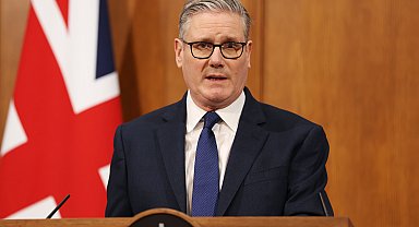 İngiltere Başbakanı Starmer: Çocukları internette güvende tutmak için ne gerekiyorsa yapacağım