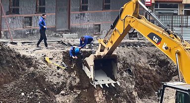 İnşaat temel kazısı sırasında doğal gaz borusu patladı