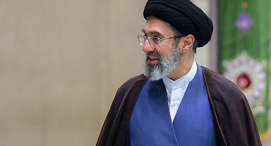 İran lideri Hamaney: Donanmamız savaşa hazır