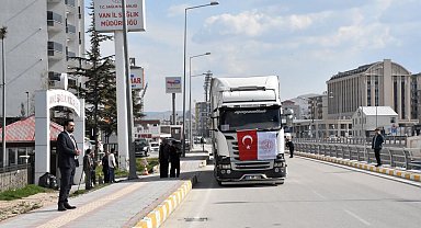İran'a 6 yardım TIR'ı daha gönderildi