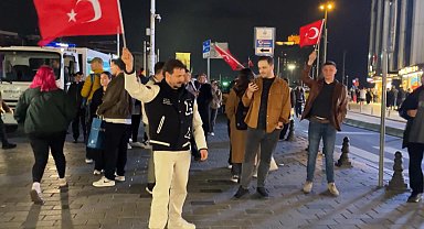 İstanbul - A Milli Takım'ın Dünya Kupası'na katılması Taksim'de kutlandı